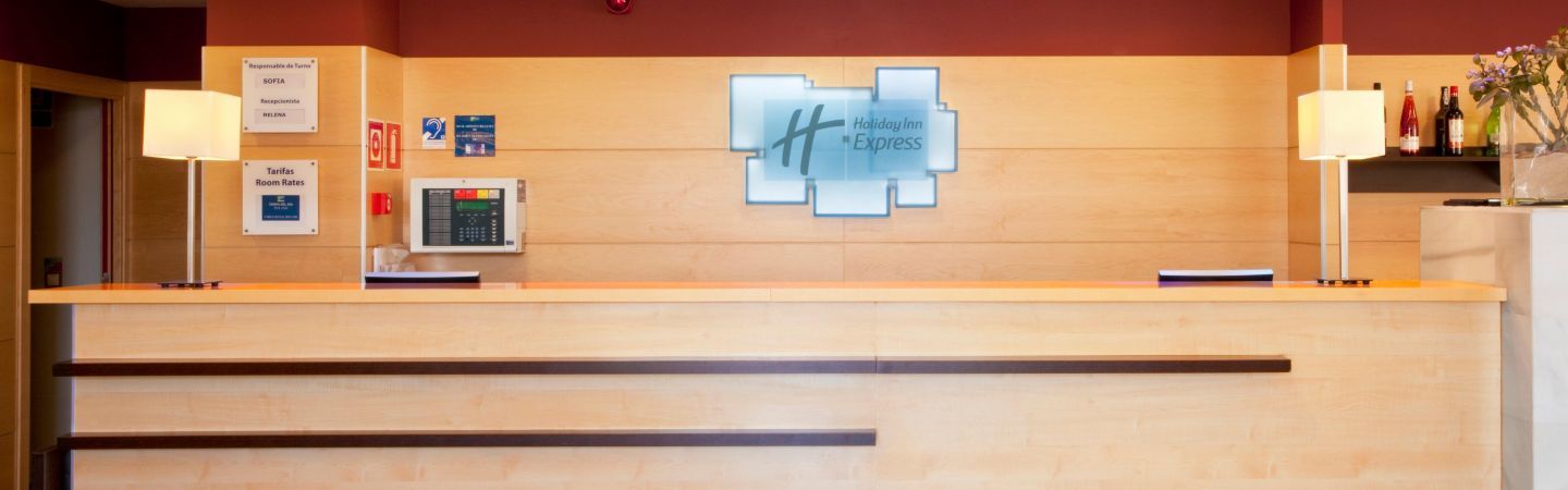 홀리데이 인 익스프레스 말라가 에어포트 호텔 외부 사진